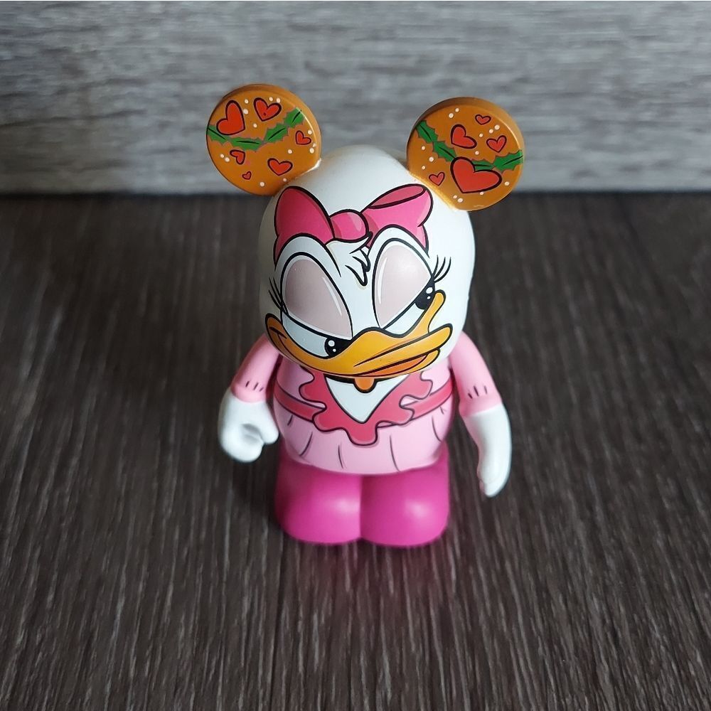 Disney Vinylmation Mickey’s Christmas Carol ~ Isabelle (Daisy Duck)